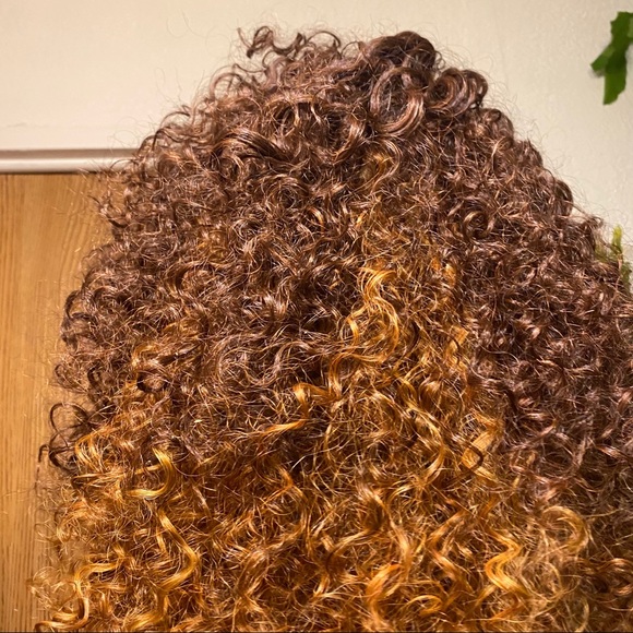 LACE FRONT - Picture 8 of 11